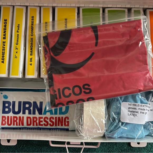 Metal First Aid Kit - Picture 6 of 14